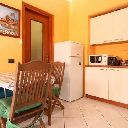 Casa Vacanze Reg. Avreghi * Civezza