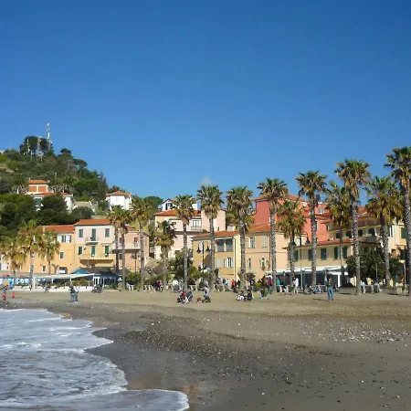 Casa Vacanze Reg. Avreghi 펜션 Civezza